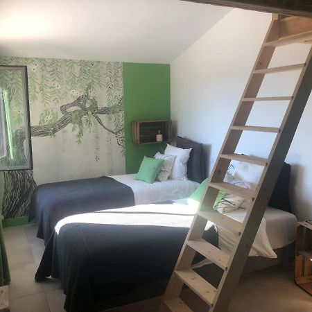 La Tour Carree Bed and Breakfast Châteauneuf-de-Gadagne Εξωτερικό φωτογραφία