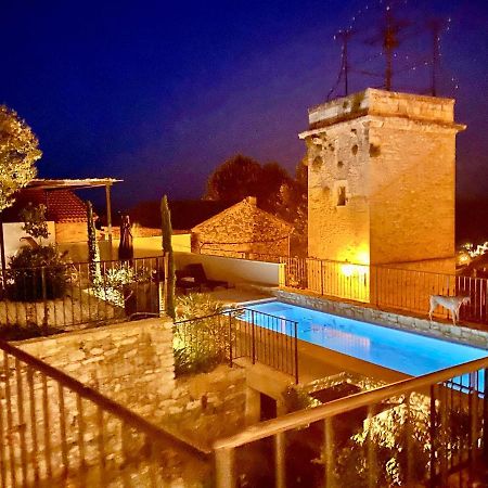 La Tour Carree Bed and Breakfast Châteauneuf-de-Gadagne Εξωτερικό φωτογραφία