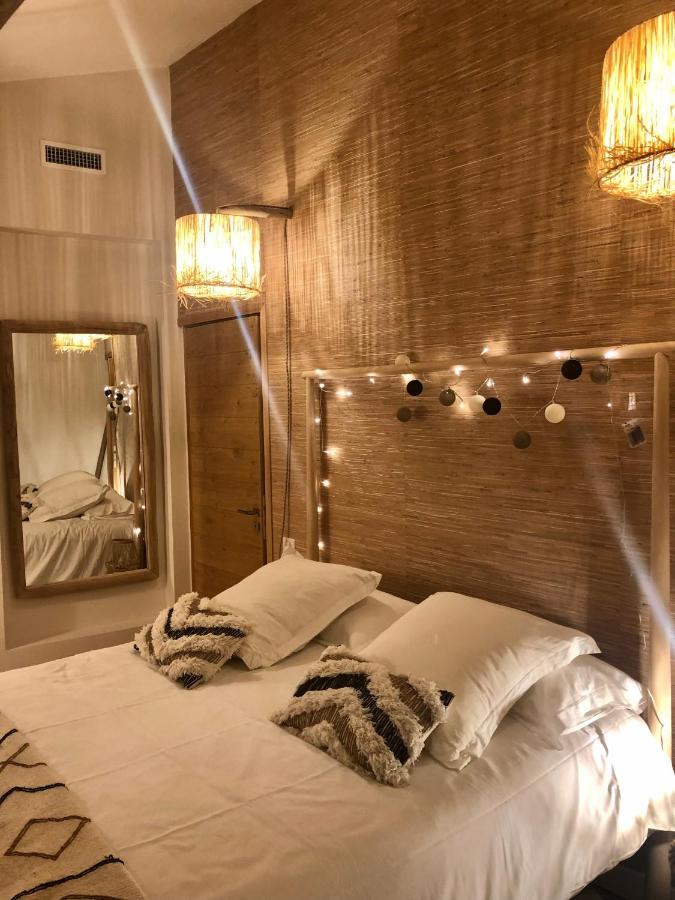 La Tour Carree Bed and Breakfast Châteauneuf-de-Gadagne Εξωτερικό φωτογραφία