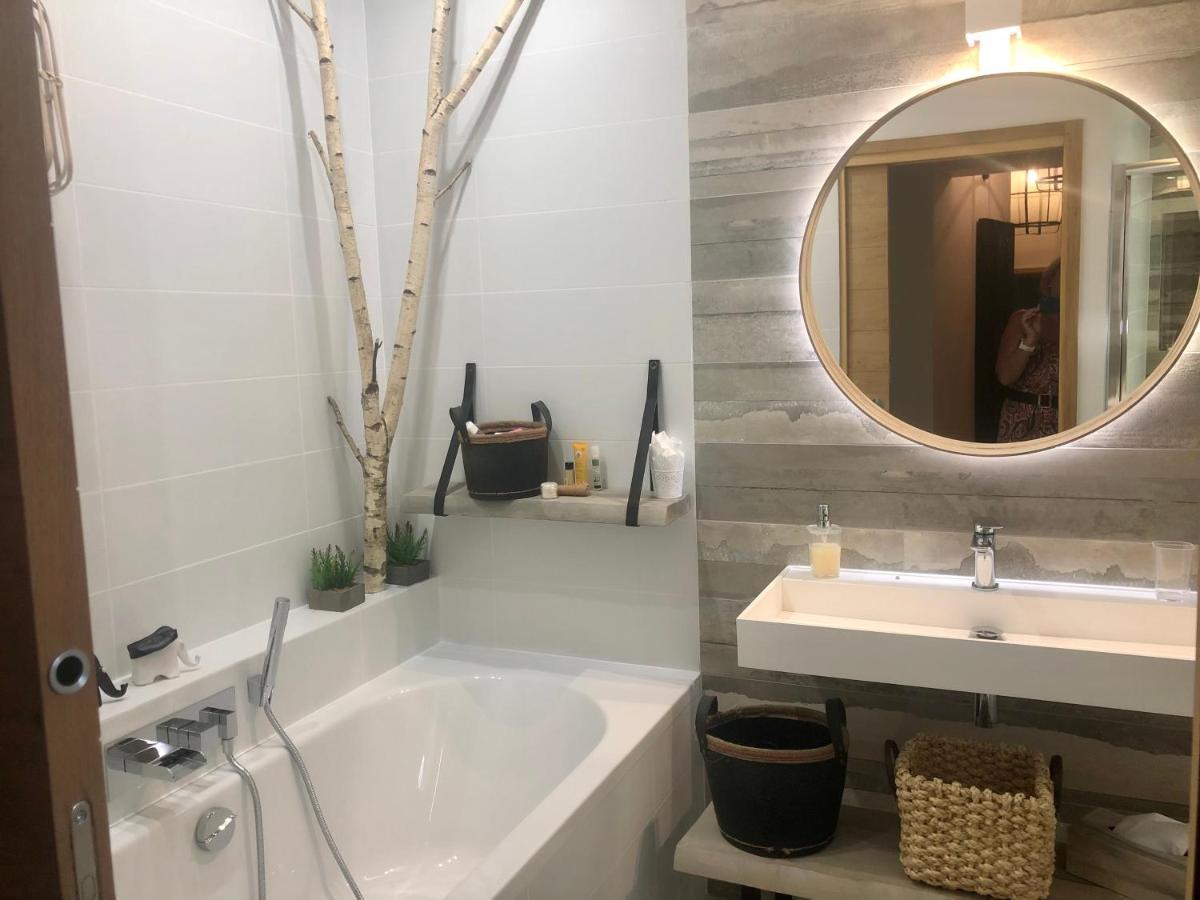 La Tour Carree Bed and Breakfast Châteauneuf-de-Gadagne Εξωτερικό φωτογραφία